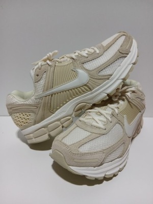 NIKE ZOOM VOMERO 5 ROZMIAR 43