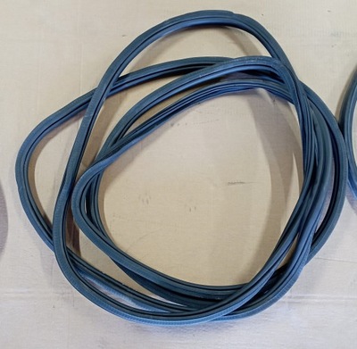 Porsche macan 95b прокладка дверь левая правая перед фото №1