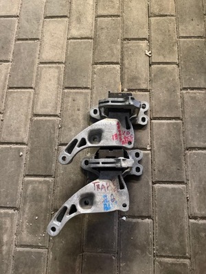 Кронштейн подушка двигуна renault trafic iv 2,0 dci 112328493r фото №1