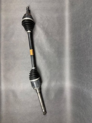 Приводной вал перед передняя правая mercedes gl ml w166 a1663301500 фото №1