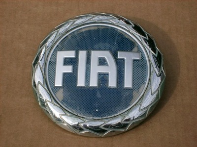 Емблема кришки багажника задня fiat panda ii 1.1 benz фото №1