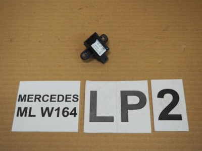 Датчик удару бічного двері передніх ml w164 фото №1