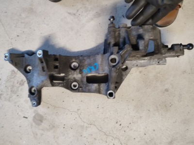 Кронштейн генератора vw audi seat skoda 04l903143b фото №1