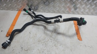 Tesla model 3 пабтрубок  шланг воды 1521494-00-c фото №1