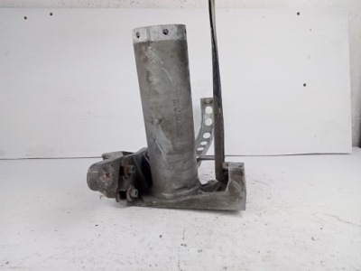 Audi a8 d2 зона деформації 4d0805129b фото №1