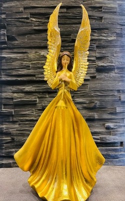 Figurka Anioł grający na trąbce złoty