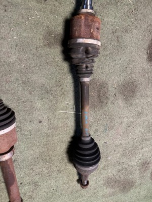 Привідний вал ліва trafic 3 vivaro b talento 1.6dci фото №1