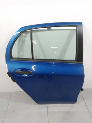 Дверь правое задний  8t0 toyota yaris ii 2005-2011 фото №1