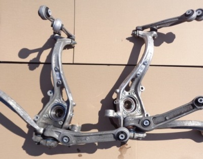 Поворотний кулак przdnia ліва права audi a4 a5 8w b9 фото №1