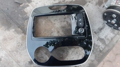 Рамка навігації renault captur lift 682701605r фото №1
