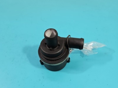 Помпа циркуляція води opel insignia a 08-17 фото №1