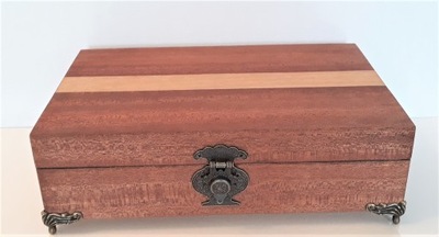 szkatułka drewniana,fornirowana,mahoń