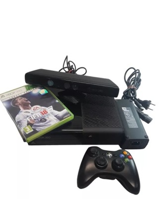 KONSOLA XBOX 360/ PAD/ZASILACZ/2GRY/ KINECT