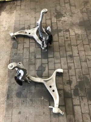 Поворотний кулак правий лівий перед mercedes ml w166 фото №1