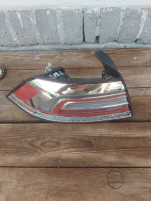 Лампа правий задня vw passat b8 фото №1