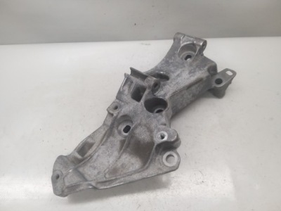 Кронштейн генератора натяжителя clio iii megane qashqai 1.5 dci k9k 8200425034 фото №1