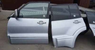 Mitsubishi pajero iii дверь левая задняя полный a19 фото №1