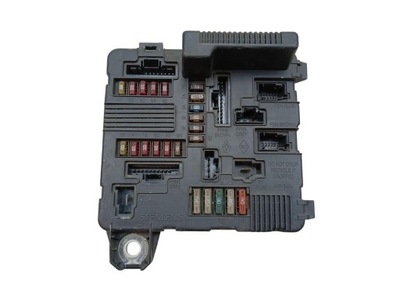 Коробка предохранителей блок управления модуль upc x84 renault megane ii 8200306033 фото №1