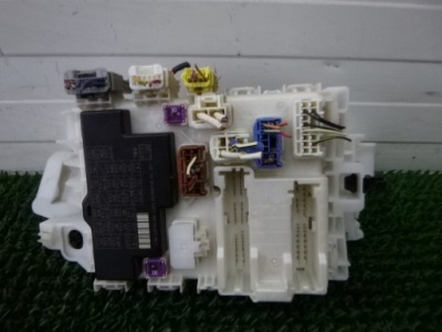 Коробка запобіжників suzuki оригінальний номер p611-9553 фото №1