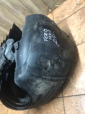 Підкрилок focus mk1 правий перед фото №1