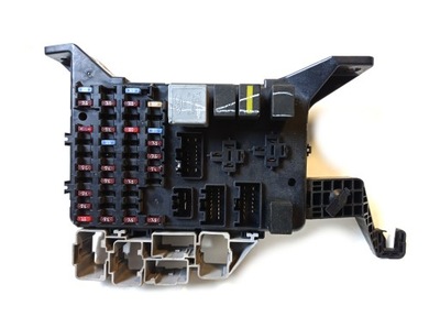 Коробка запобіжників mondeo mk3 4s7t14a073aa фото №1