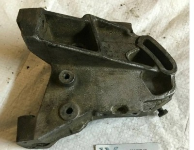 Mercedes w115 w123 200 d om615 кронштейн кронштейн насоса усилителя фото №1