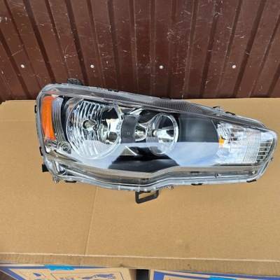 Outlander ii lift 2009-12 лампа передняя правая комплектная idealna фото №1