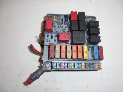 Коробка запобіжників lancia delta 51836229 фото №1