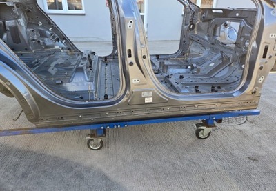 Поріг правий renault megane v e-tech biyuy 2024 фото №1