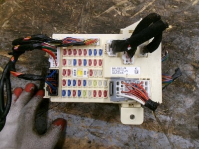 Hyundai veloster коробка запобіжників bsi 1.6 gdi фото №1