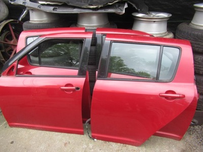 Swift mk6 5d двері лівий задня zdf доставка фото №1