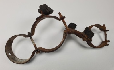 Кронштейн кронштейн насоса фільтра пального mercedes w126 фото №1