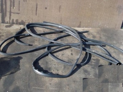 Land rover freelander ii прокладка двері задня фото №1