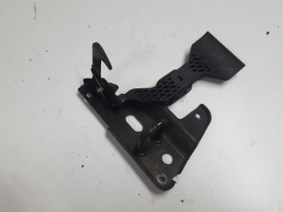 Audi a4 b7 04-07r засувка замка капот фото №1