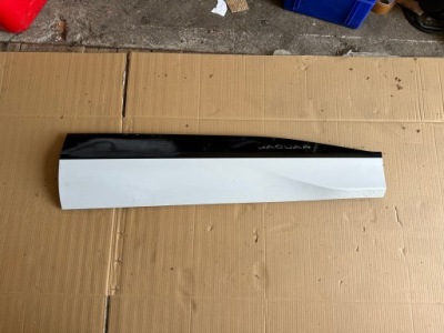 Jaguar i-pace x590 молдинг двері передніх правих оригінальна фото №1