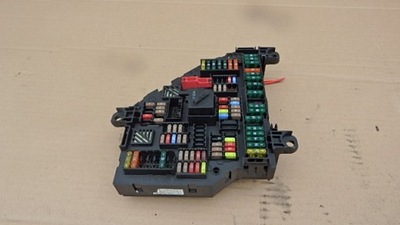 Коробка запобіжників bmw оригінальний номер 9210857 фото №1