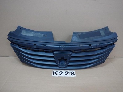 Решітка радіатора решітка радіатора бампера перед dacia logan 8200748240 фото №1