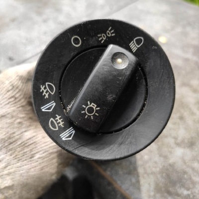 Выключатель света a4 b6 b7 8e0941531 фото №1