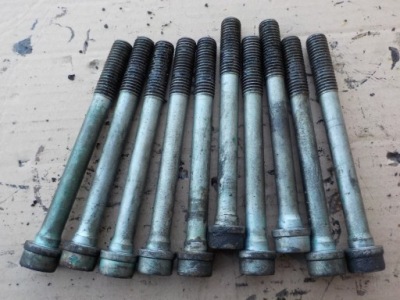 Chrysler voyager 2.5 td болт головки фото №1