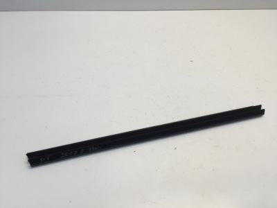 Peugeot 2008 ii молдинг уплотнитель стекло правый задняя фото №1