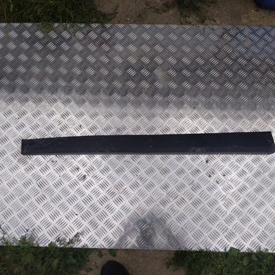 Молдинг дверь левый перед kia stonic 87723-h8400 фото №1