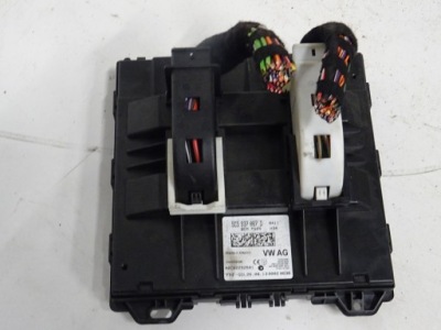 Vw new beetle 5c модуль комфорту bcm штекер фото №1