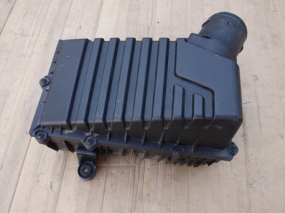 Корпус фільтра повітря audi r3 8v 3q0 фото №1