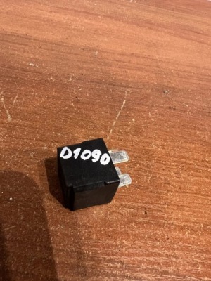 Реле mercedes-benz sl r129 d1090 бензиновий 2000 фото №1