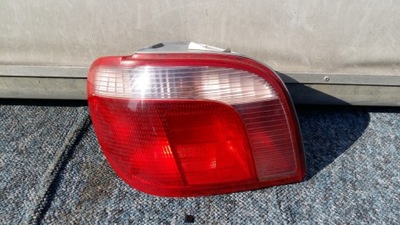 FARO PARTE TRASERA IZQUIERDA TOYOTA YARIS I 99-02 