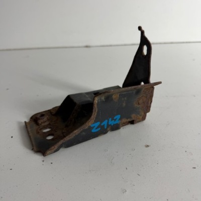 Кронштейн  бампера правый перед renault captur 1 1 оригинальный номер оригинал 758j69957r фото №1