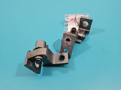 Петля двері перед лівий audi a8 d4 4h 4h0831401a фото №1