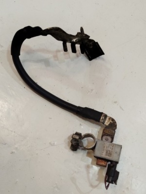 Клемма минусовая vw passat b8 5q0915181g фото №1