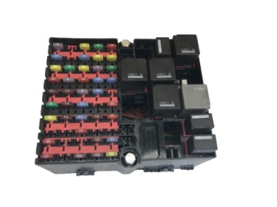 Коробка запобіжників fiesta mk6 6s6t-14401-aed фото №1