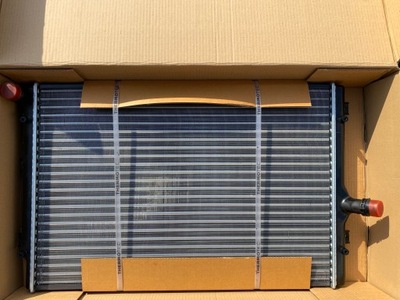 Vw caddy 3 2004 - радіатор води нова фото №1